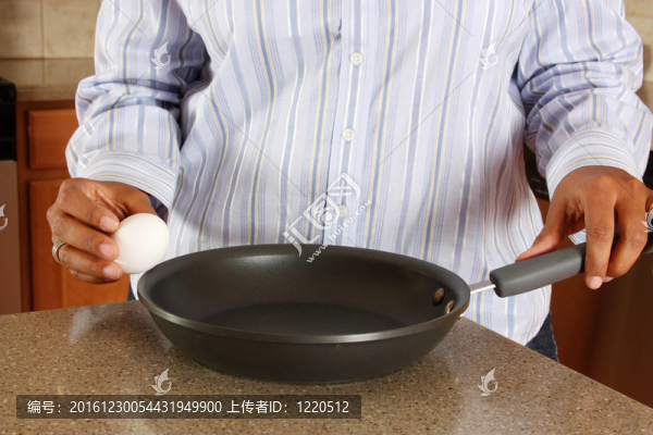 女人在廚房