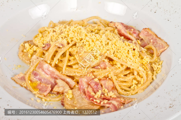 意大利面意面通心粉火腿蘑菇