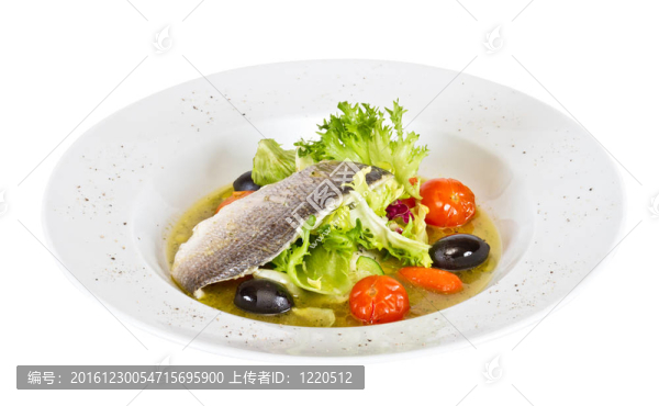 與劍魚和蔬菜魚丸湯
