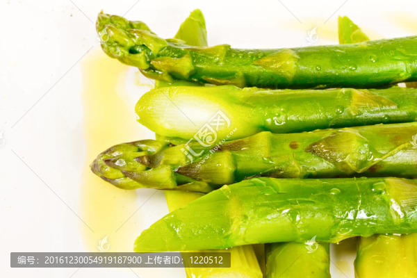 白底蘆筍