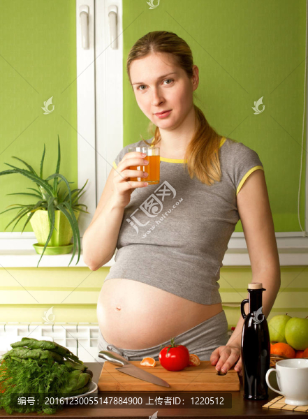 廚房孕婦