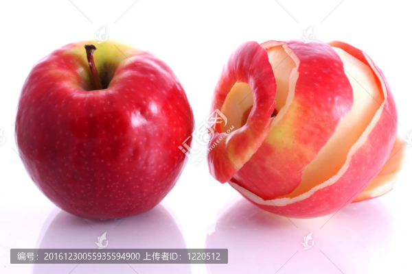 兩個(gè)蘋果，一個(gè)去皮