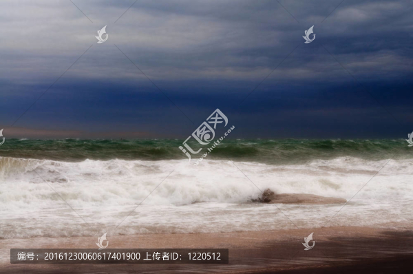 暴風(fēng)雨的海岸