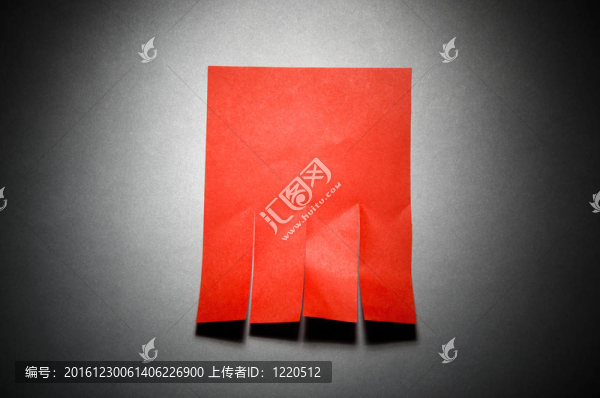 撕掉墻上的紙通知