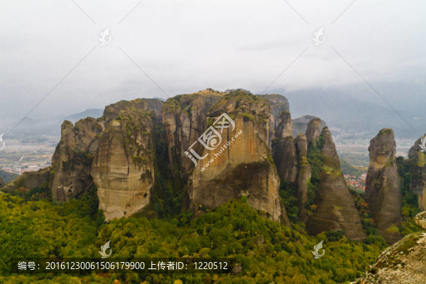 邁泰奧拉的懸崖和寺院