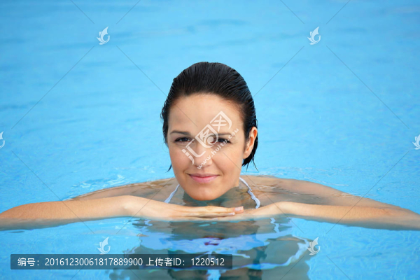 黑色的涉水池