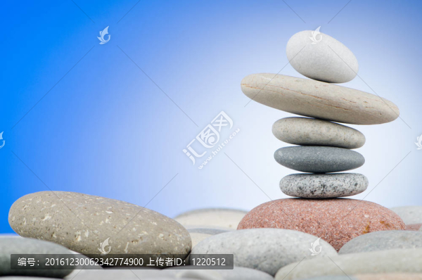 卵石堆積反對(duì)梯度背景