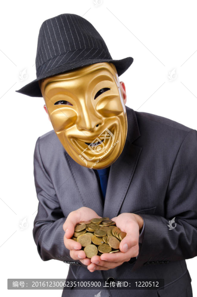 戴著白色硬幣的蒙面男子