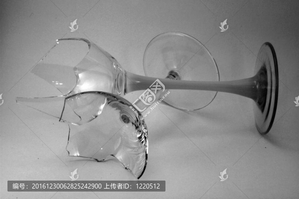 兩碎玻璃。
