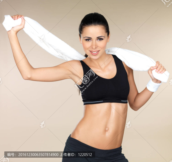 黑發(fā)健身的女孩