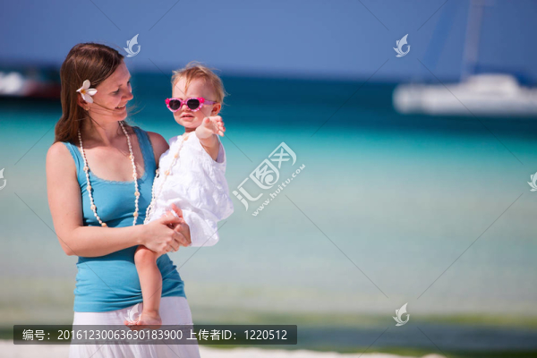 海灘母女肖像