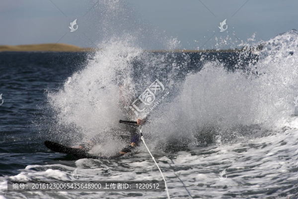 waterskier下降