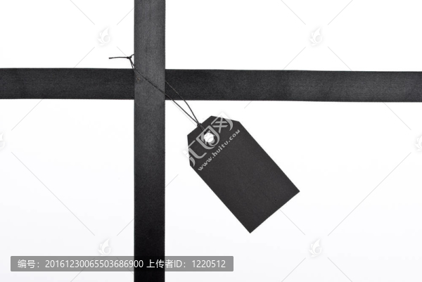 黑色帶標(biāo)簽
