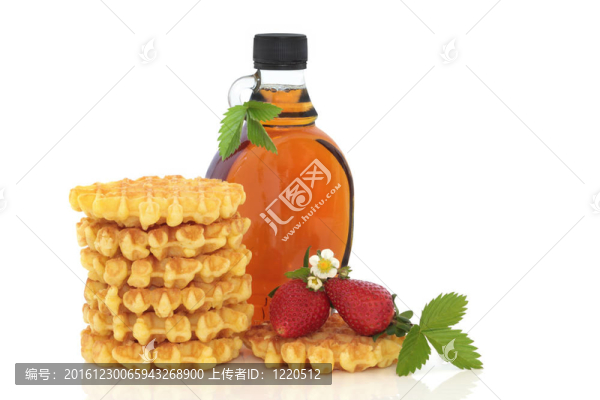 Strawberry,Waffles和楓糖漿