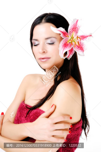 美女在SPA前的肖像
