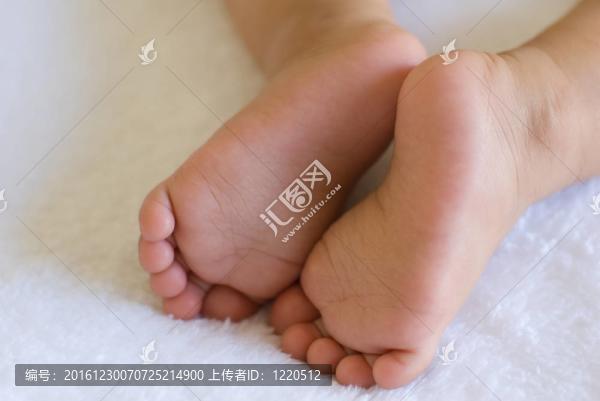 嬰兒的腳
