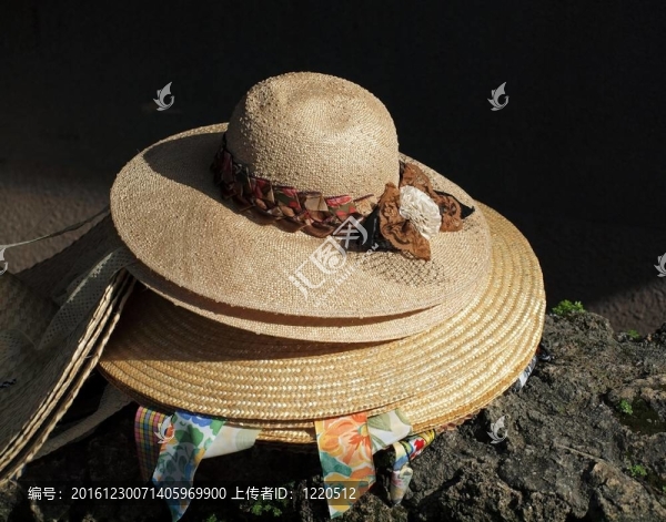 漂亮的草帽出售