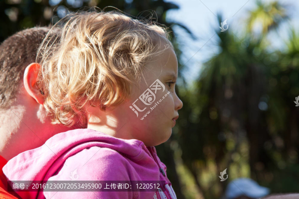 父親和女兒