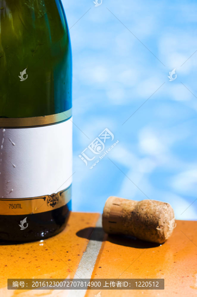 香檳酒瓶和軟木塞