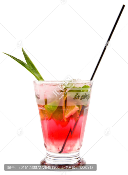 檸檬和酸橙的美味雞尾酒