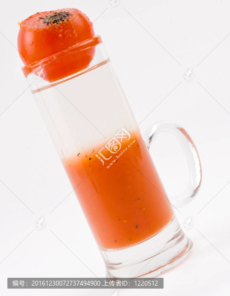 美味的櫻桃番茄和胡椒粉