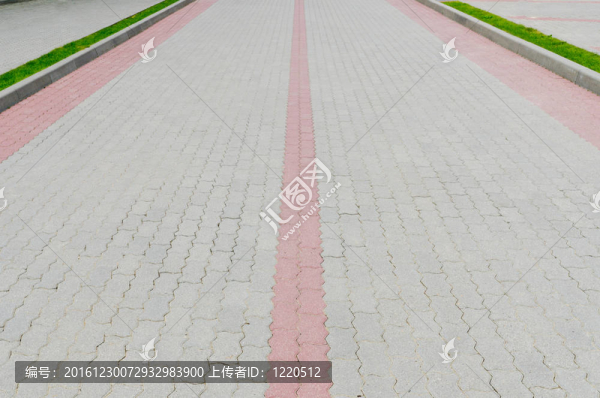在公園里的鵝卵石路