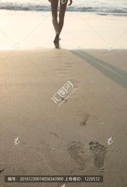 海灘上的腳印