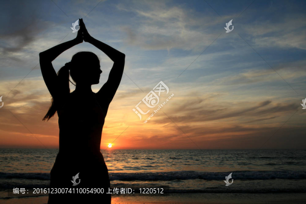 海灘上的女人