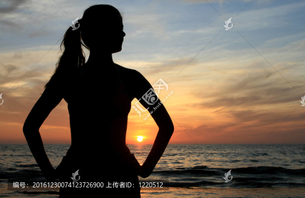 海灘上的女人