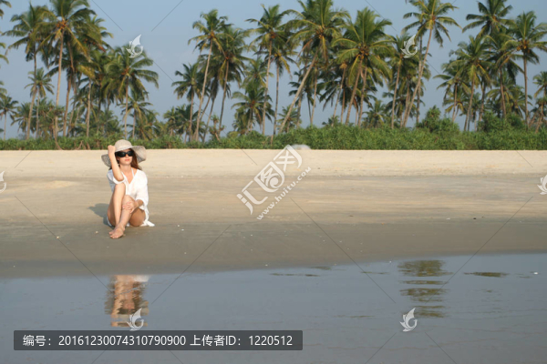 海灘上的女人