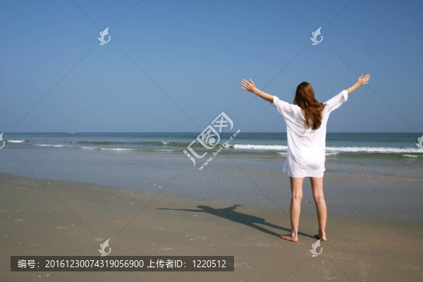 海灘上的女人