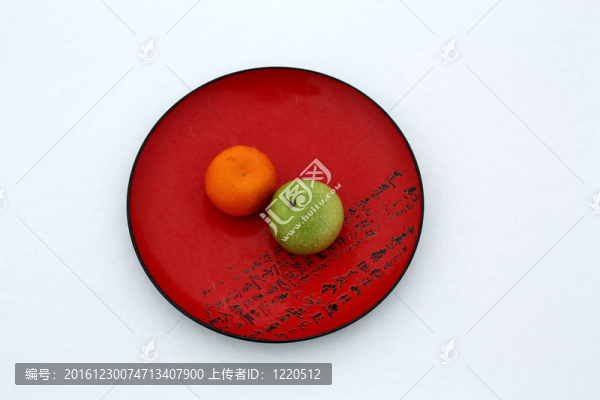 盤子上的蘋果和普通話