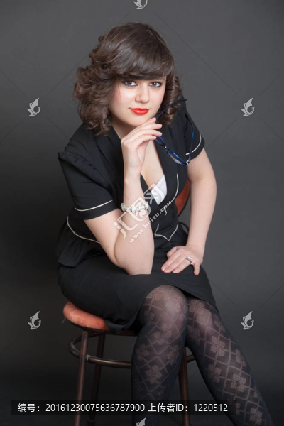 戴眼鏡的女孩