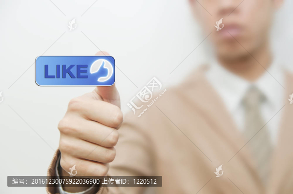 商業(yè)人按下觸摸屏按鈕
