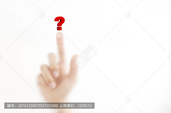帶問(wèn)號(hào)標(biāo)志的女子手指推鏡