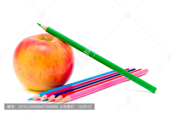 白色背景上的蘋果和鉛筆