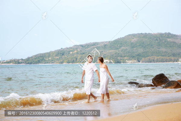 海灘情侶