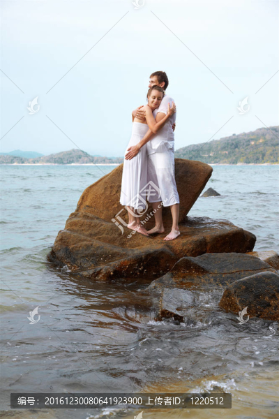 海灘情侶