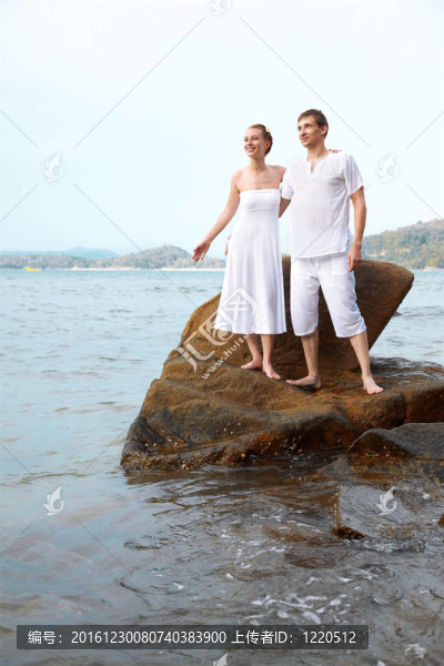 海灘情侶