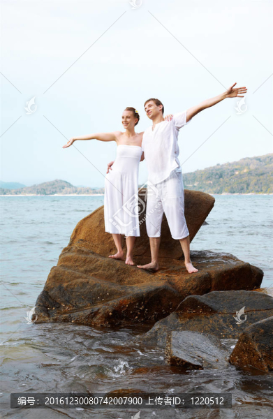 海灘情侶