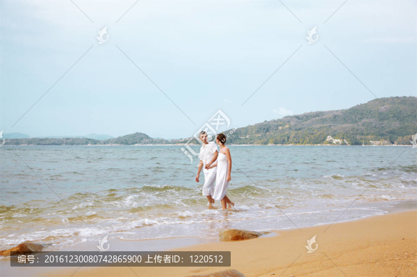 海灘情侶