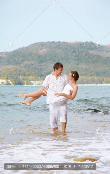 海灘情侶