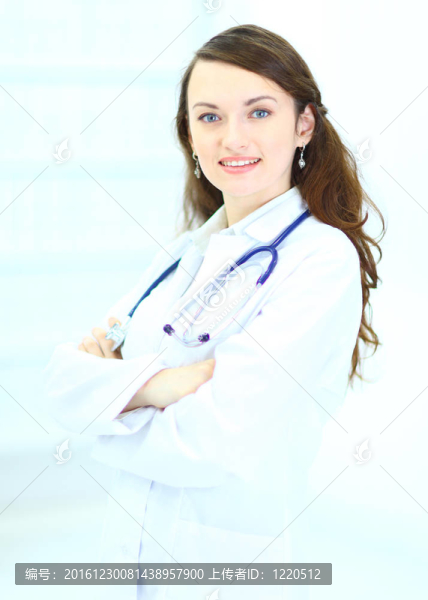 一位年輕漂亮的女醫(yī)生