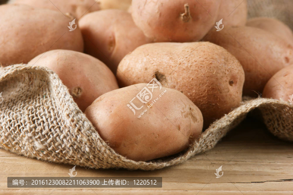 一堆土豆