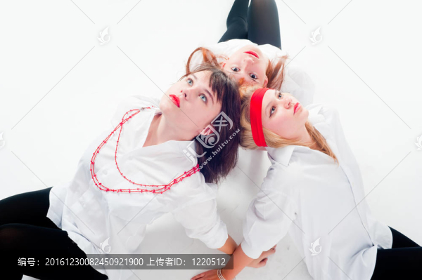 三個漂亮的女孩