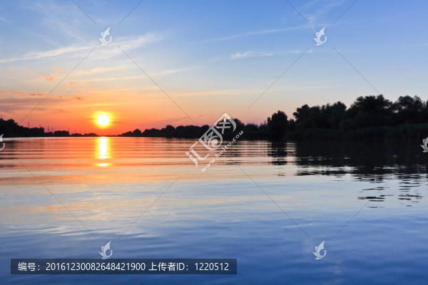 多瑙河三角洲日出