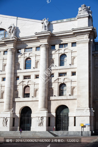 Palazzo,della,Borsa。戲劇性的天空交換建筑；米蘭