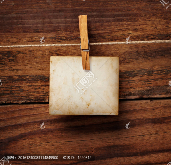 蹩腳的便條紙和木衣夾