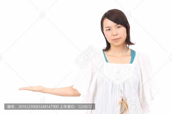 年輕的亞洲女性