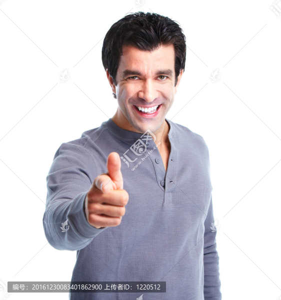 英俊的微笑男人。